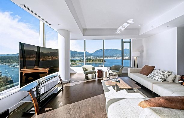 2001 277 Thurlow Street Coal Harbour