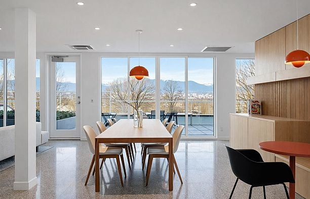 422 2471 St George Street Mount Pleasant VE