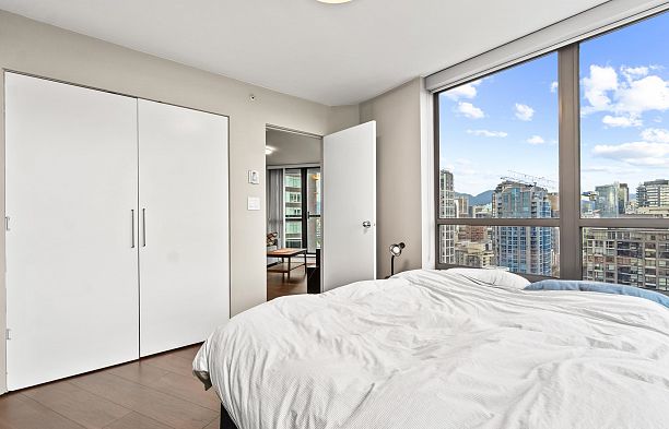 2709 501 Pacific Street Downtown VW