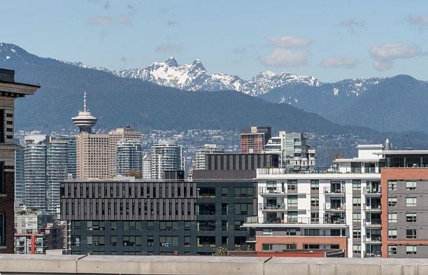 208 205 E 10th Avenue Mount Pleasant VE