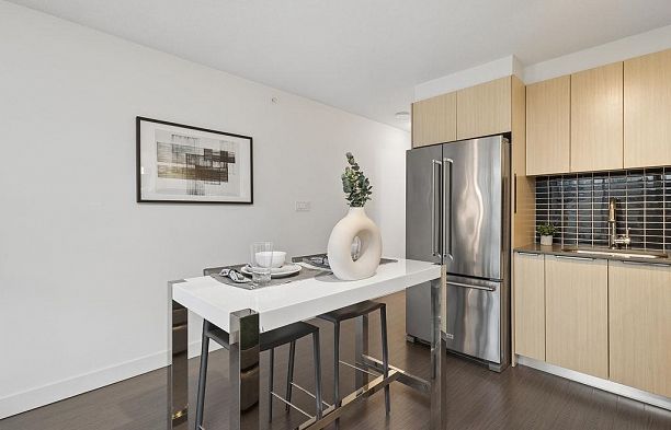 902 1325 Rolston Street Downtown VW