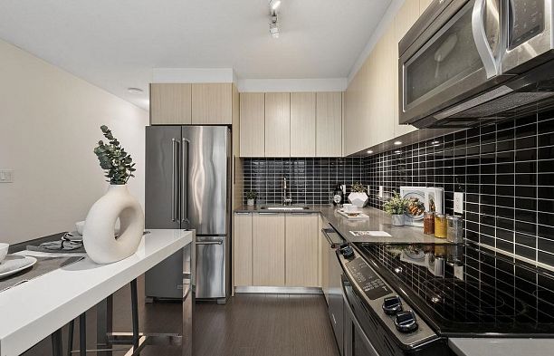 902 1325 Rolston Street Downtown VW