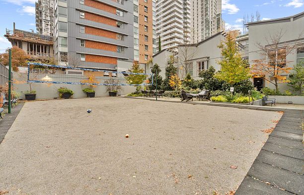 2709 501 Pacific Street Downtown VW