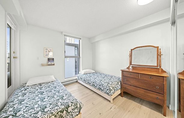 303 1633 West 8th Avenue Fairview VW