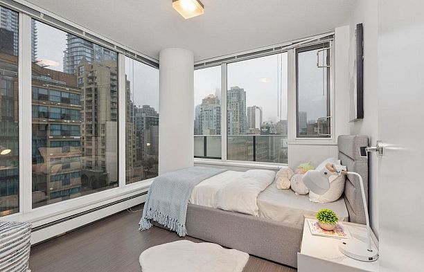 902 1325 Rolston Street Downtown VW