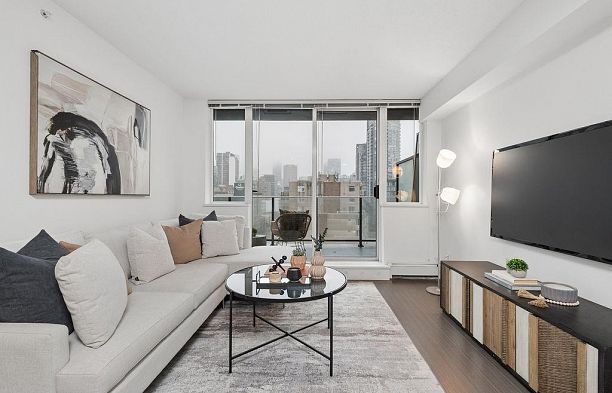 902 1325 Rolston Street Downtown VW