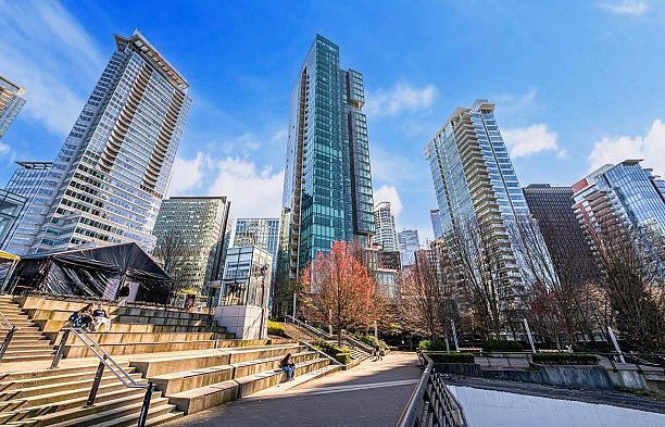 2001 277 Thurlow Street Coal Harbour