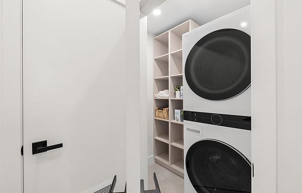 2438 W 49 Avenue S.W. Marine