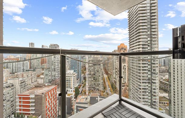 2709 501 Pacific Street Downtown VW