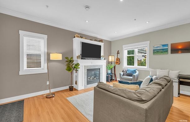 723 E 12th Avenue Mount Pleasant VE