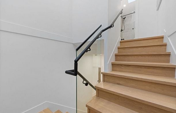 1 1166 E 11th Avenue Mount Pleasant VE