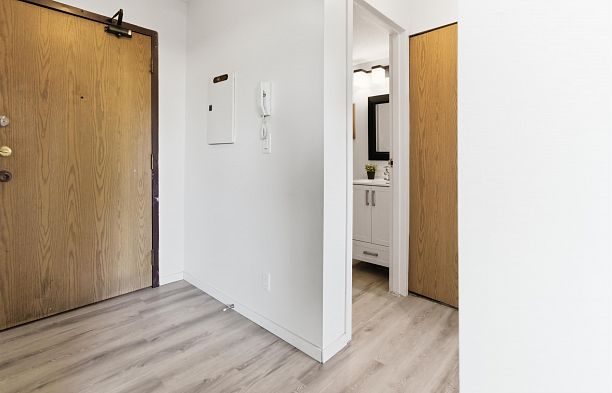 303 1296 W 70th Avenue Marpole