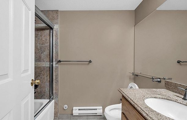 202 966 W 14th Avenue Fairview VW