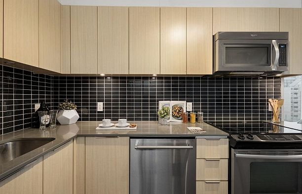 902 1325 Rolston Street Downtown VW