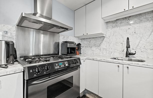 2709 501 Pacific Street Downtown VW