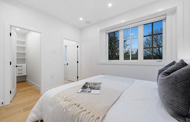 1 1166 E 11th Avenue Mount Pleasant VE