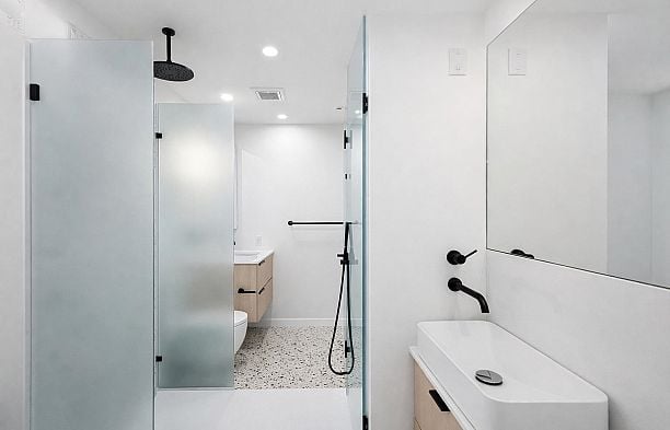 422 2471 St George Street Mount Pleasant VE