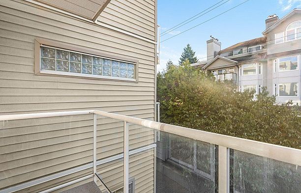 202 966 W 14th Avenue Fairview VW