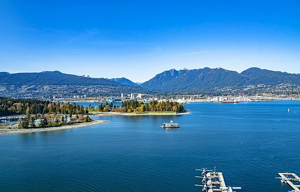2001 277 Thurlow Street Coal Harbour