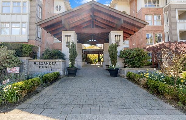 1217 4655 Valley Drive Quilchena