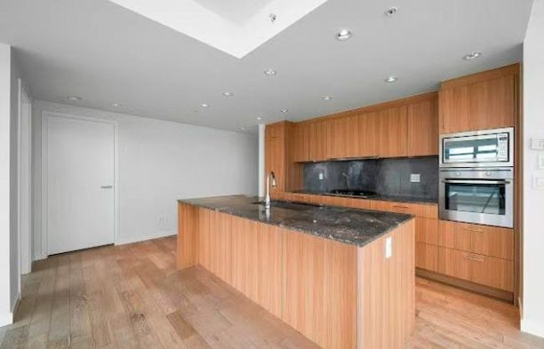 903 2411 Heather Street Fairview VW