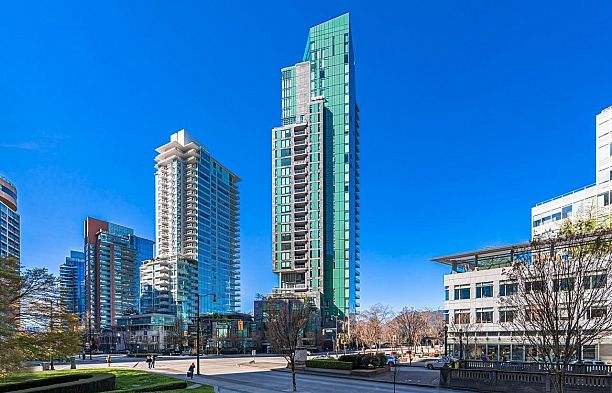 2001 277 Thurlow Street Coal Harbour