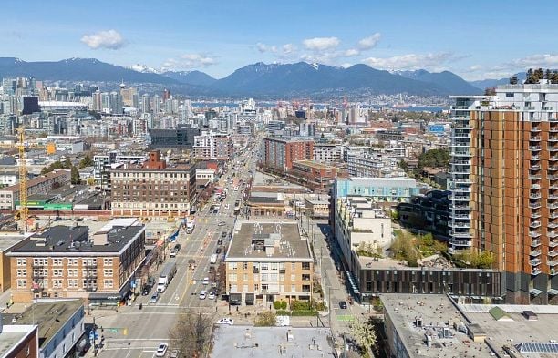 208 205 E 10th Avenue Mount Pleasant VE