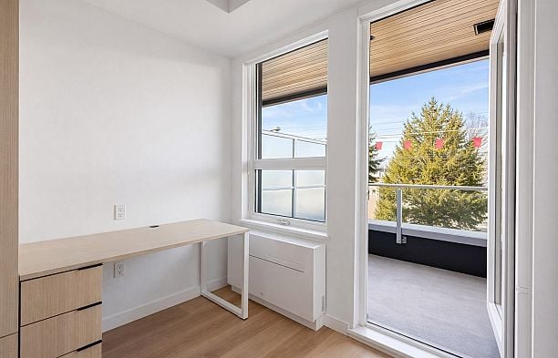 422 2471 St George Street Mount Pleasant VE