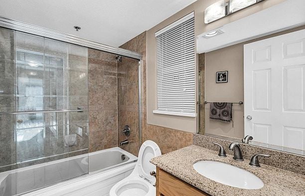 202 966 W 14th Avenue Fairview VW