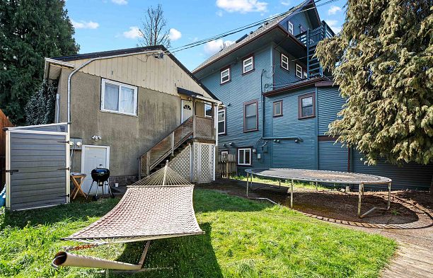 905 W 23 Avenue Cambie