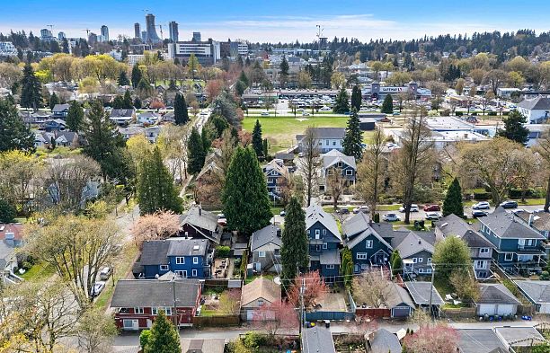 905 W 23 Avenue Cambie
