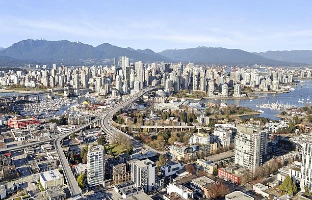 303 1633 West 8th Avenue Fairview VW