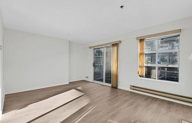 202 966 W 14th Avenue Fairview VW