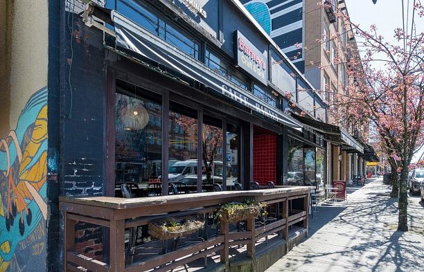 208 205 E 10th Avenue Mount Pleasant VE