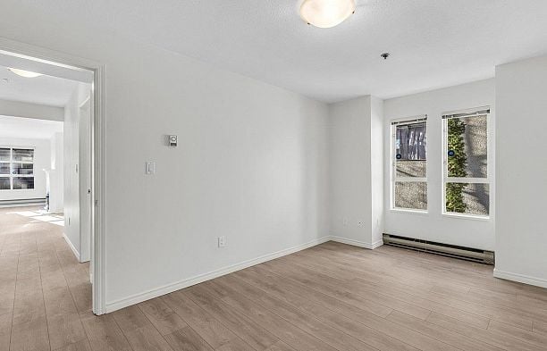 202 966 W 14th Avenue Fairview VW