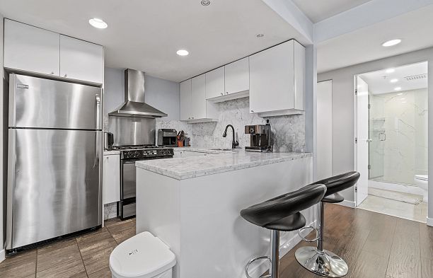 2709 501 Pacific Street Downtown VW