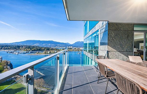 2001 277 Thurlow Street Coal Harbour