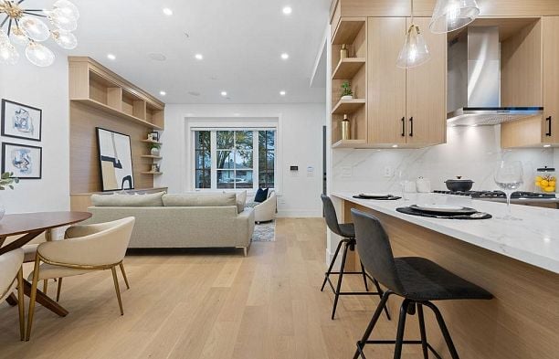 1 1166 E 11th Avenue Mount Pleasant VE