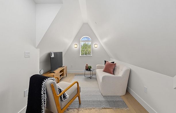 2438 W 49 Avenue S.W. Marine