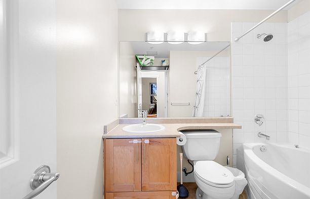 1217 4655 Valley Drive Quilchena