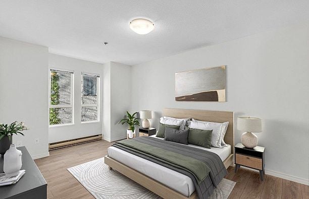 202 966 W 14th Avenue Fairview VW