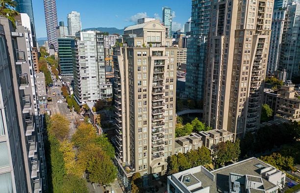 1507 989 Richards Street Downtown VW