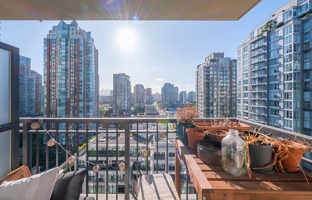 1507 989 Richards Street Downtown VW