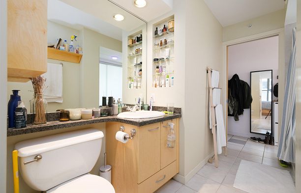 1507 989 Richards Street Downtown VW