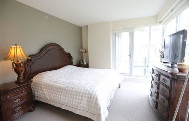 302 5838 Berton Avenue University VW