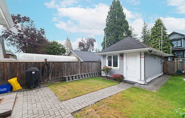 3288 W 32nd Avenue MacKenzie Heights