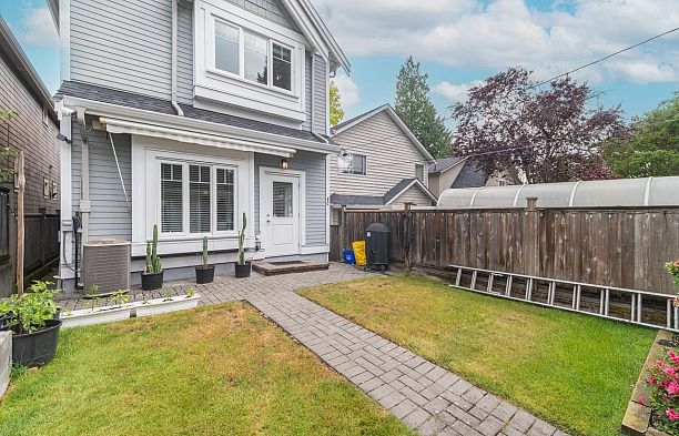 3288 W 32nd Avenue MacKenzie Heights
