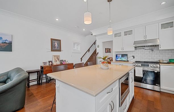 3288 W 32nd Avenue MacKenzie Heights