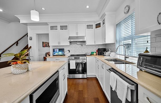 3288 W 32nd Avenue MacKenzie Heights