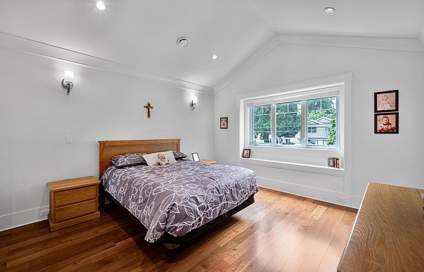 3288 W 32nd Avenue MacKenzie Heights